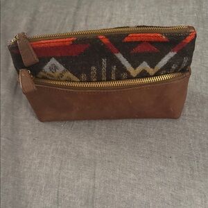 PENDLETON DOUBLE ZIPPER CLUTCH